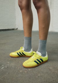 adidas Originals - SAMBA OG - Trainers - shock yellow/night indigo/cream white Thumbnail Image 1