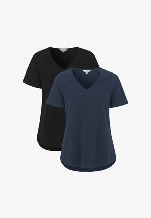 Zwei V-Ausschnitt-T-Shirts in Schwarz und Dunkelmarine. Kurze Ärmel, abgerundeter Saum, aus weichem Baumwollmaterial. Schlichte, einfarbige Designs ohne Muster.