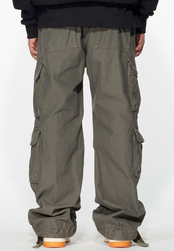 MULTI POCKET - Cargohose - olive
