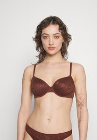 Calvin Klein Underwear LIGHTLY LINED DEMI SHEER MARQ LACE - Liemenėlė su lankeliais - umber