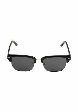 Schwarze Halbbrillen-Sonnenbrille mit dunklen rechteckigen Gläsern und dünnem silbernem Metallsteg, dargestellt vor weißem Hintergrund.