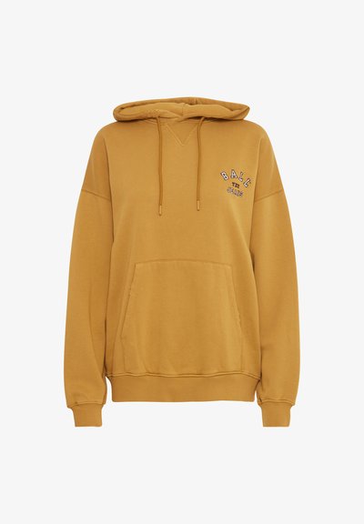 Dzeltena kapuce ar priekšējo kabatu, ribotām aprocēm un mazu izšūtu logo "BALL JEANS" uz krūts.