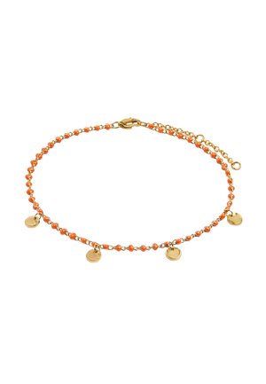 Bransoletka na kostkę z łańcuszka w złotym odcieniu, ozdobiona małymi pomarańczowymi koralikami oraz czterema okrągłymi złotymi zawieszkami, z zapięciem typu karabińczyk i regulowanym przedłużeniem łańcuszka.