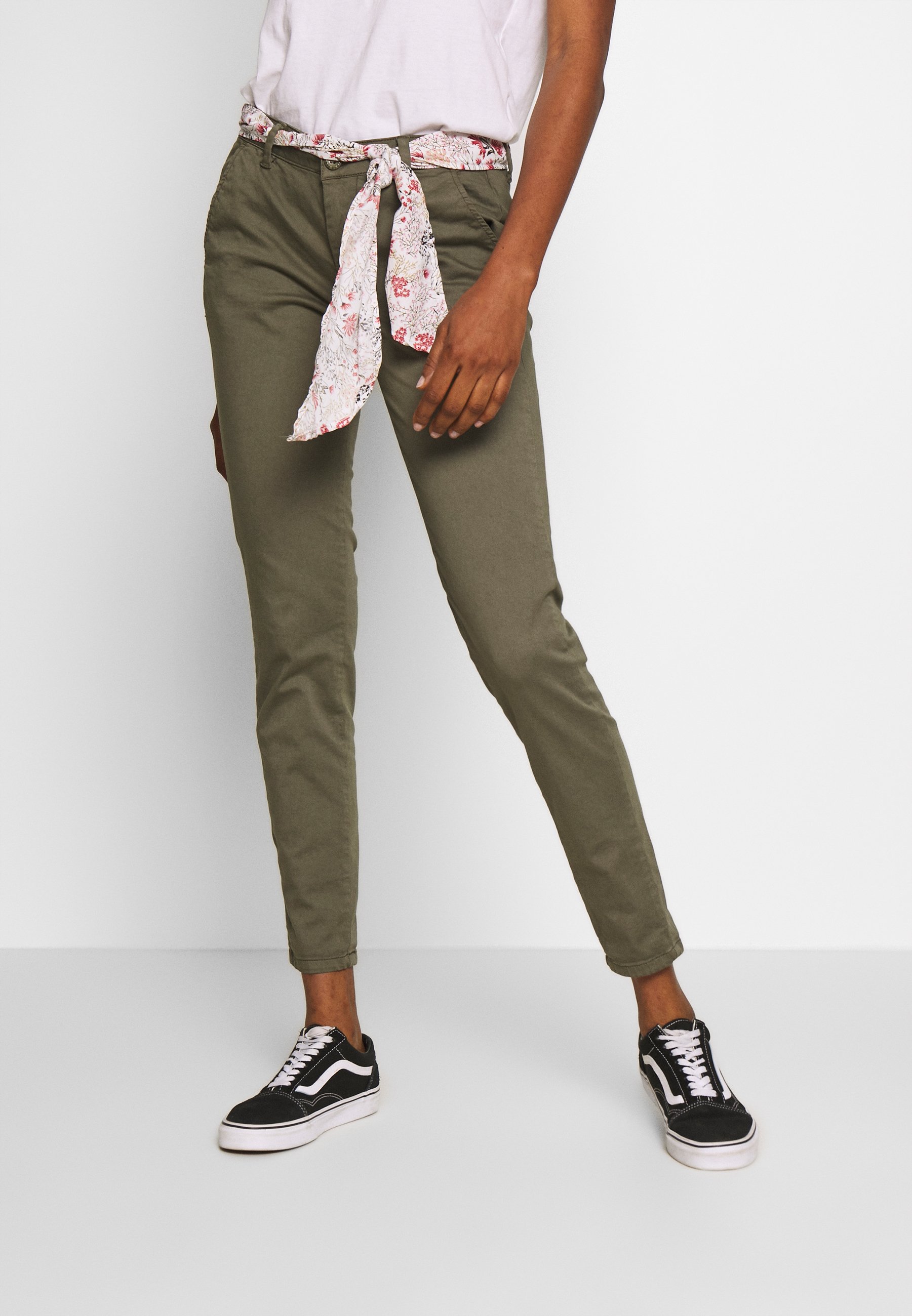 Le Temps Des Cerises online | Den nye kolleksjonen på Zalando Le Temps Des Cerises ADOR - Bluser - vanilla