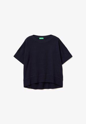 Krátký rukáv námořnicky modrý pletený svetr s žebrovaným kulatým výstřihem, lemem a manžetami, s mírně delším zadním dílem.