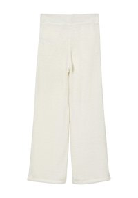 Pantalon large couleur crème en matériau texturé et doux, avec une ceinture épaisse et des bords ourlés. Sans poches ni éléments métalliques visibles.