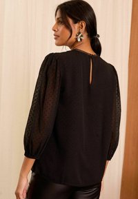 Love & Roses REGULAR FIT - EMBROIDERED DOBBY 3/4 SLEEVE - Bluza - black floral