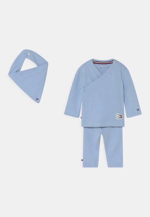 BABY GIFT SET - Pantalones - chambray sky
