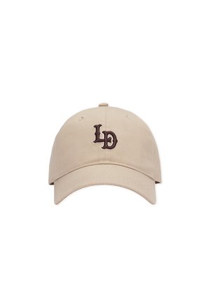 Beige baseballcaps laget av bomull, med buet skjerm og brodert "LD"-logo i mørk brun på forsiden.