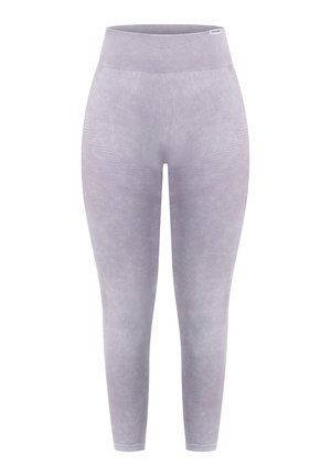 Lichtpaarse leggings met een hoge, geribbelde tailleband. Gladde textuur met subtiele patroon details aan de zijkanten, die naar de enkels taps toelopen.