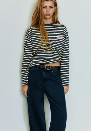PULL&BEAR, OVERSIZE STRIPED GRAPHIC T-SHIRT - T-shirt à manches longues - dark blue