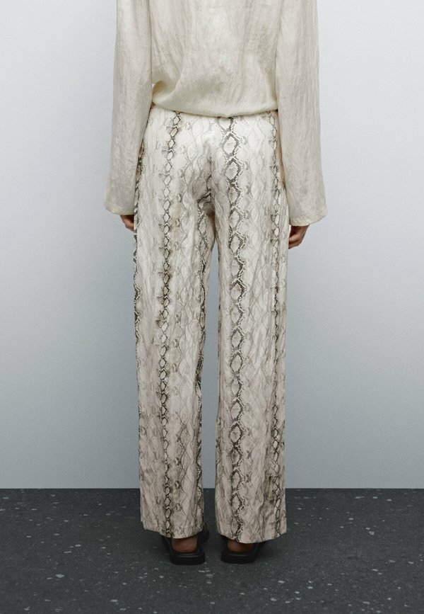 ANIMAL PRINT STRAIGHT-LEG WITH VENTS - Trousers - beige3