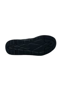 Suola di scarpa in gomma nera con pattern testurizzati, scanalature e creste rialzate per una maggiore aderenza. Presenta una punta arrotondata e un tacco leggermente sollevato.