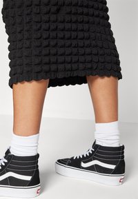 Vero Moda VMFREDA SKIRT - Maxiskjørt - black