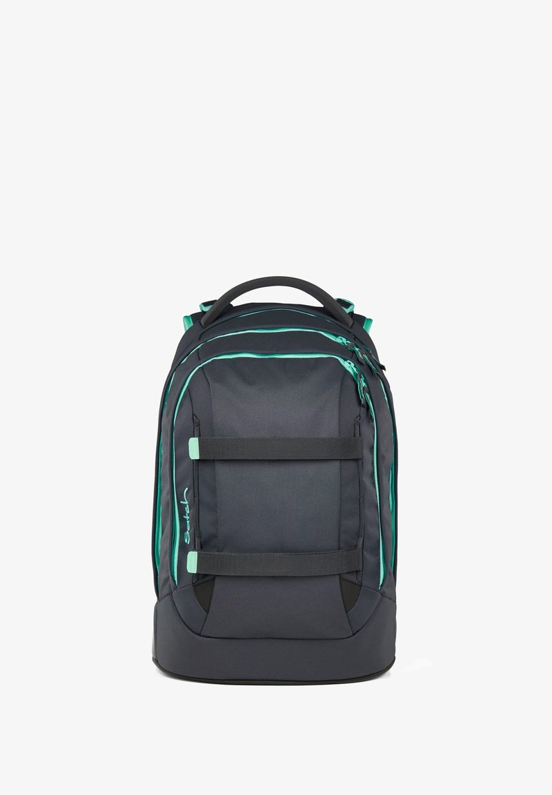 Zaino nero con accentuazioni teal, dotato di spallacci imbottiti, maniglia superiore e due cinghie frontali. Realizzato in tessuto resistente con una texture liscia.