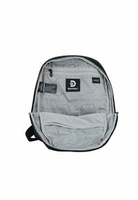 Schwarzer Rucksack mit einem strukturierten grauen Innenraum, ausgestattet mit einem Reißverschlussfach, RFID-Tag und einem Netzfach. Das Innere hat ein wirbelndes Muster.