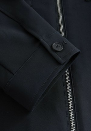 REGULAR FIT-SMART TECHNICAL WITH STRETCH - Kevyt takki - navy blue