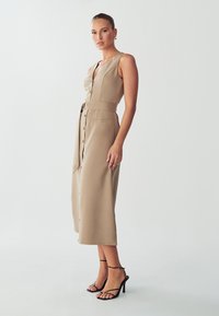 WILLA NEAPOLITAN DRESS - Robe de jour - taupe