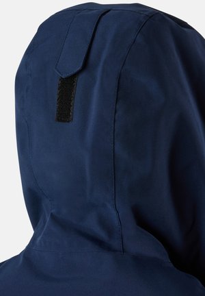 La giacca a cappuccio blu navy presenta un tessuto liscio e resistente all'acqua, con una fascia a strappo e una silhouette affusolata.