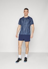 ASICS ROAD TOP - Športne majice - blue expanse/midnight
