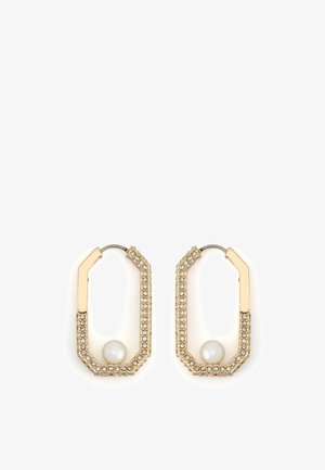 Goldfarbene Ohrringe mit geometrischer achteckiger Form, verziert mit klaren Strasssteinen und einem zentralen weißen Perlenakzent.