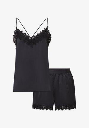 Camisole en satin noir avec bordure en dentelle et short assorti avec bords en dentelle, tous deux conçus pour la lingerie de nuit féminine.