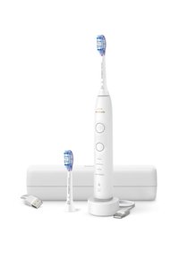 Brosse à dents électrique avec un corps blanc, des poils bleus, des boutons de contrôle et une base de chargement. Inclut un étui de voyage et un câble de charge USB.