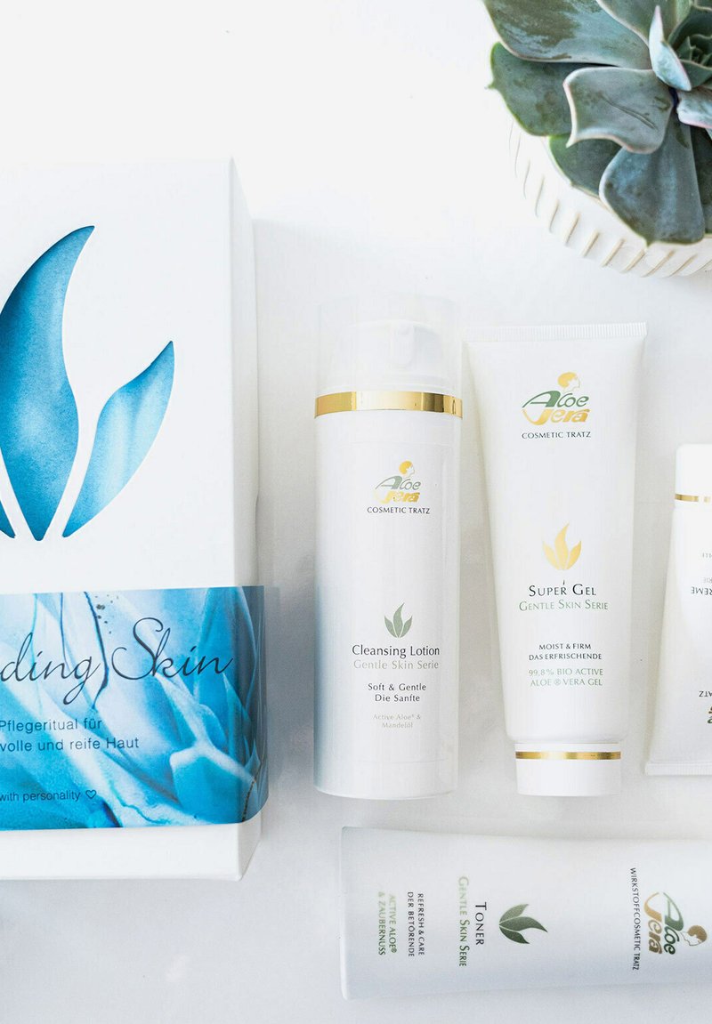 Aloe Vera Cosmetic Tratz ALOE VERA COSMETIC TRATZ ANSPRUCHSVOLLE & REIFE  HAUT DEMANDING S - Gesichtspflegeset - no color/nicht definiert - Zalando