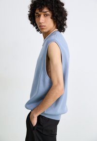 Carhartt WIP SCRIPT VEST - Pulover - misty sky