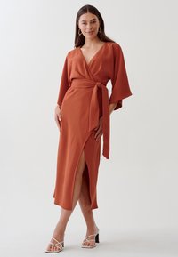 TUSSAH SIGNORA MIDI - Vestido informal - burnt orange