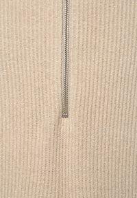 Thumbnail Image 3