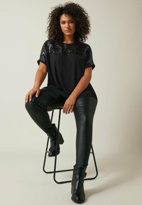 Evans SEQUIN EMBELLISHED - T-shirt med print - silver
