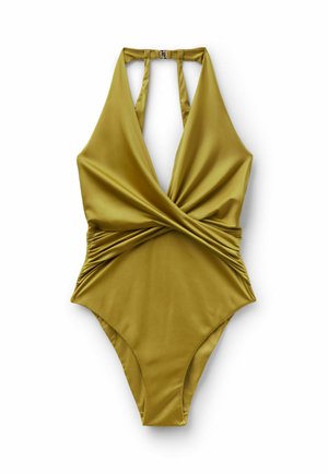 Eendelig halterbadpak in olijfgroen met een gedraaide voorkant en geplooide zijkanten, gemaakt van gladde stof.