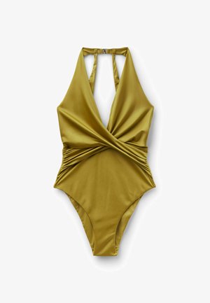 Eendelig halterbadpak in olijfgroen met een gedraaide voorkant en geplooide zijkanten, gemaakt van gladde stof.