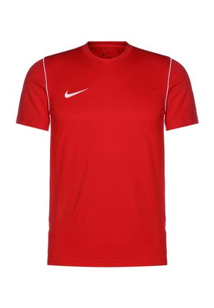 Camiseta deportiva roja de manga corta, con cuello redondo, costuras en blanco y un logo de Nike en la parte superior izquierda del pecho. Fabricada con tela transpirable.