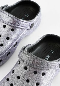 Next REGULAR FIT - Chanclas de baño - silver glitter
