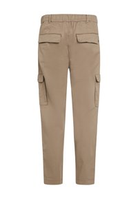 Beige cargo-housut, joissa on joustava vyötärö, kaksi sivutaskua ja kaksi takataskua; valmistettu kevyestä kankaasta, jossa on sileä rakenne.