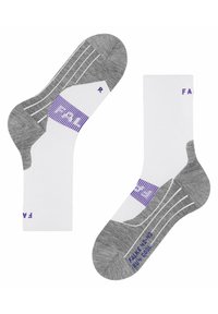 Calcetines blancos hasta el tobillo con acentos grises, presentan un patrón texturizado y una marca en púrpura. El diseño incluye áreas reforzadas en el talón y la puntera.