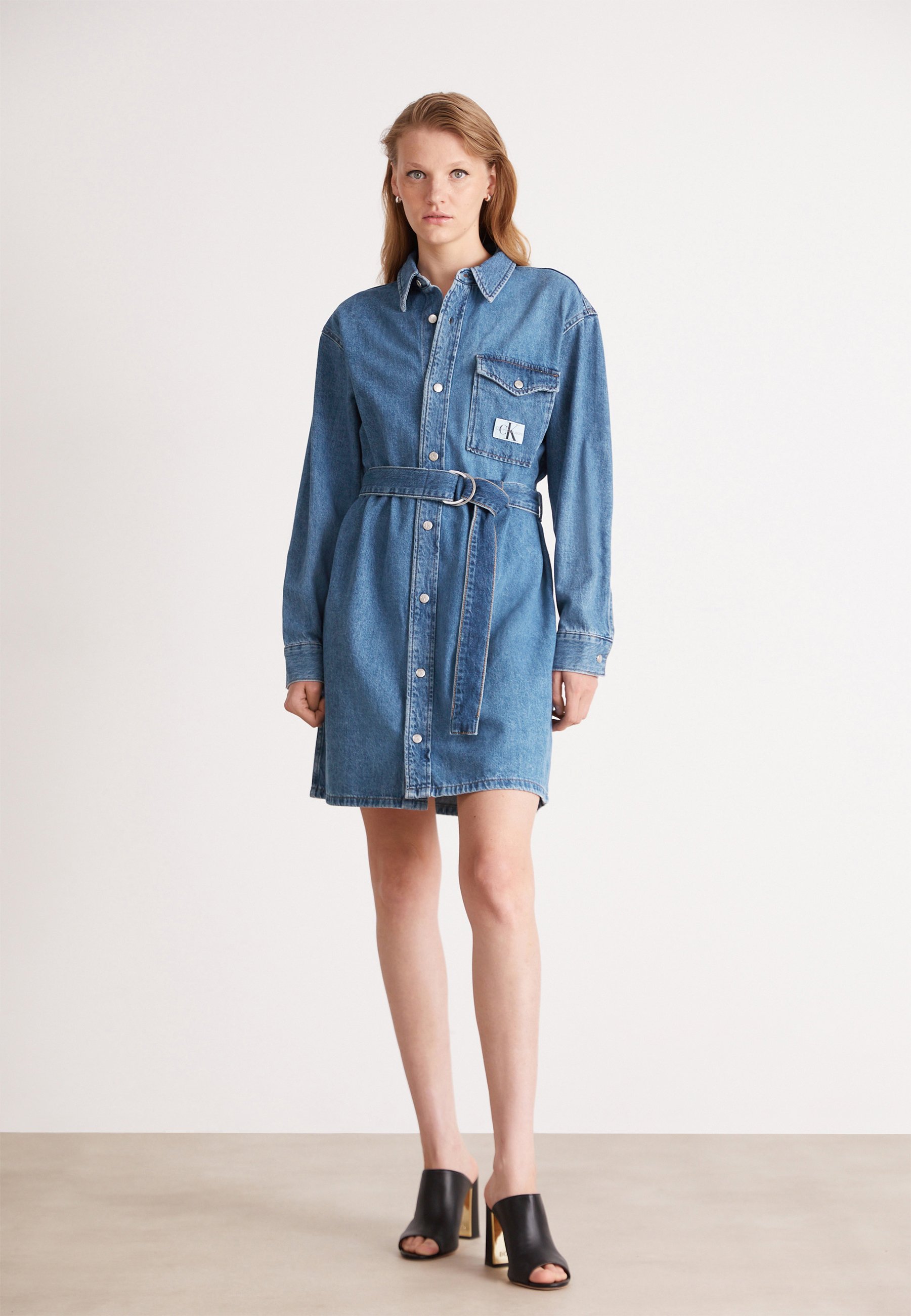 Calvin Klein Jeans BELTED UTILITY SHIRT DRESS - Jeanskleid - denim  