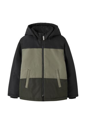 Hooded jacket in zwart, olijfgroen en donkergroen. Gemaakt van gladde stof met een ritsluiting aan de voorkant, voorzien van twee zijzakken en kleurgebande panelen.