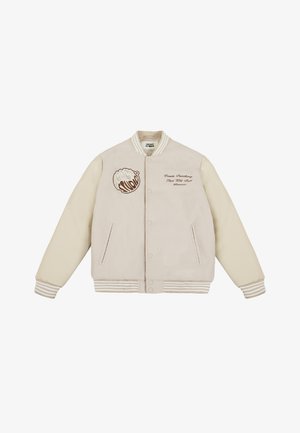 Beige univerzitná bunda s krémovými rukávmi, rebrovanými manžetami a pruhovaným golierom. Obsahuje vyšívané vzory na prednej strane, vrátane loga a textu.