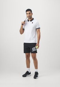 Nike Performance HERITAGE SHORT - Sportiniai šortai - black/white/flat pewter