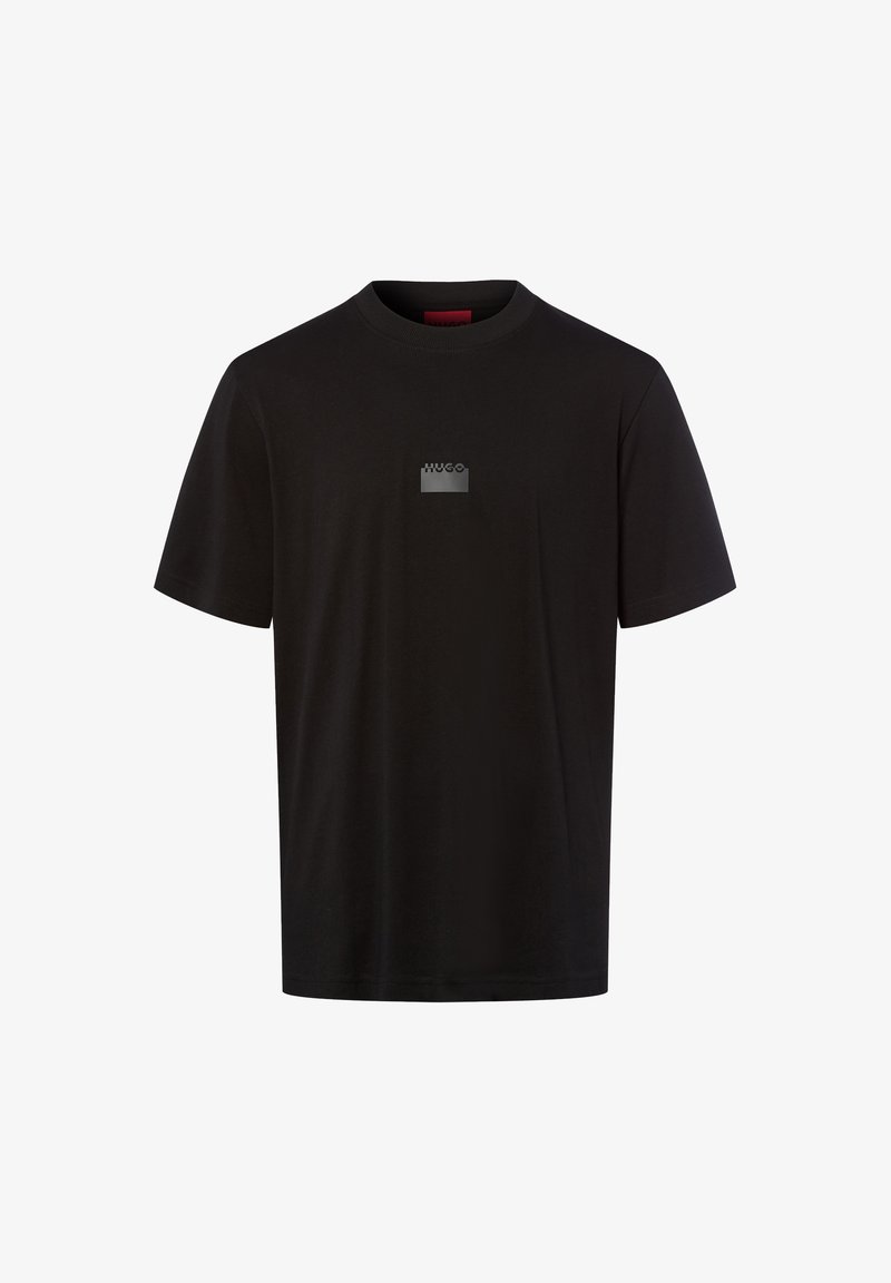 T-shirt en coton noir avec un col rond et des manches courtes. Présente un petit patch rectangulaire noir avec le logo. Design simple et dépouillé.