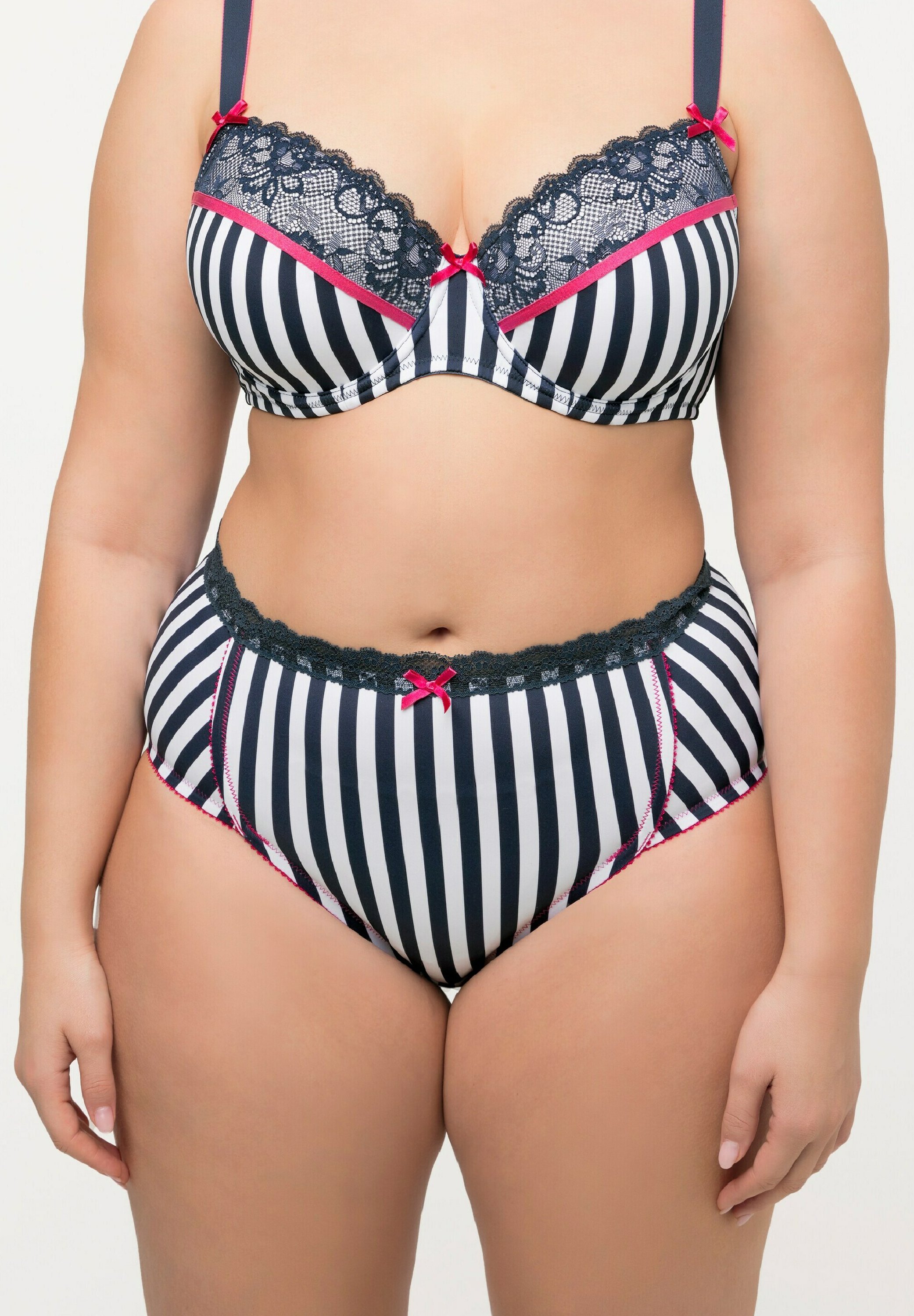 Ulla Popken Femme Pantalon, Viscose, Noir, 23-24 EU : Ulla Popken