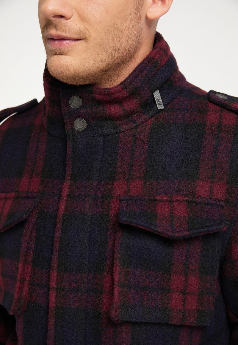 Herren Trenchcoats | Mo Kurzmantel rot marine/rot - JA34862 Herren Trenchcoats | Mo Kurzmantel rot marine/rot - JA34862