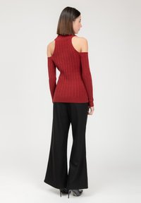 INFLUENCER OFF-SHOULDER - Trui - cognac