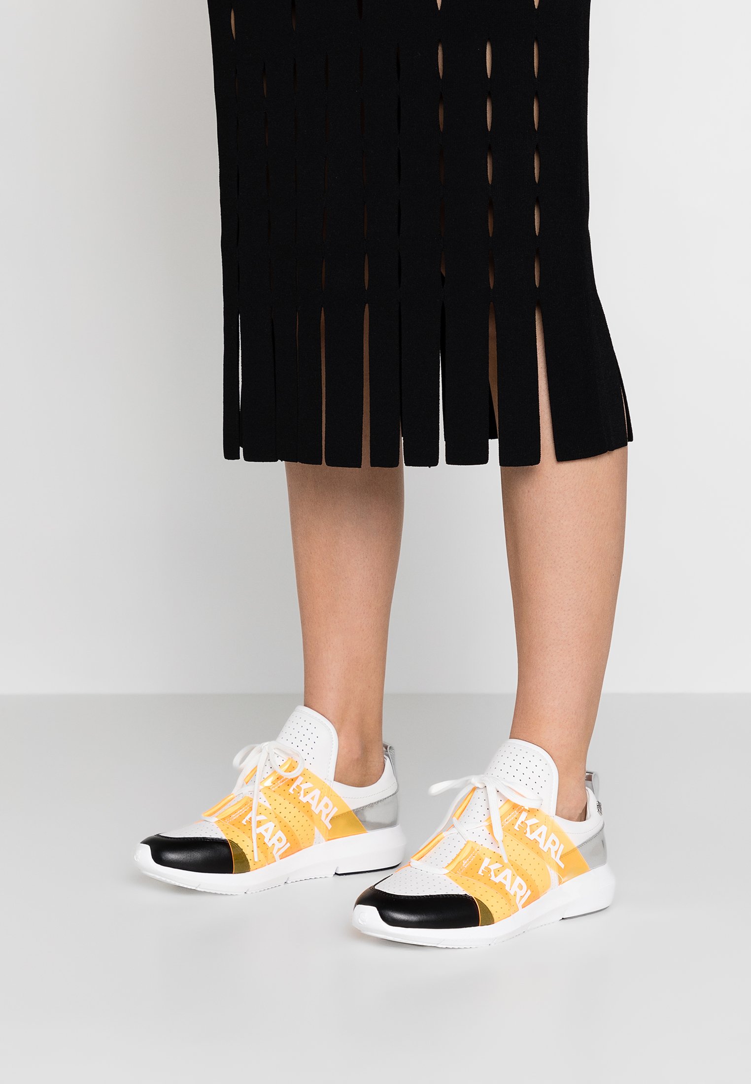 KARL LAGERFELD VITESSE LEGERE - Slippers - black/white KARL LAGERFELD VITESSE LEGERE - Slippers - black/white