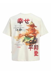 Camiseta blanca con una pagoda japonesa en estilo acuarela, caracteres japoneses rojos y texto que dice "Llama ahora para conocer el secreto de la vida."