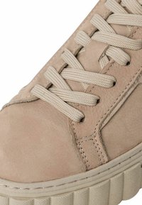 Thumbnail Image 6