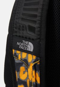 The North Face BOREALIS CLASSIC - Laisvalaikio kuprinė - brown/black
